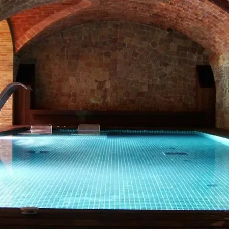 1898 Hotel 4*