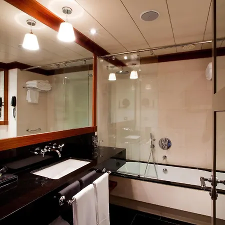 1898 Hotel 4*