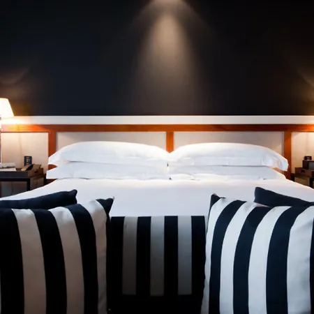 1898 Hotell 4*