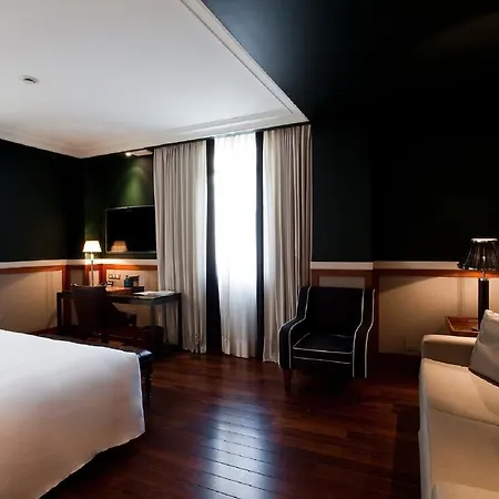 1898 Hotell 4*