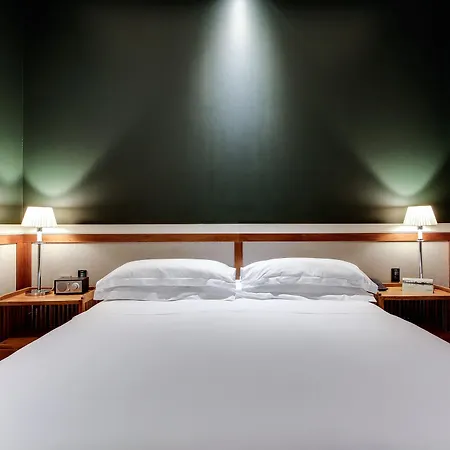 1898 Hotell