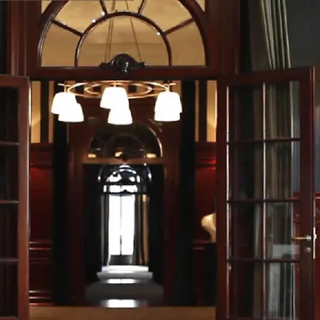 1898 Hotell 4*
