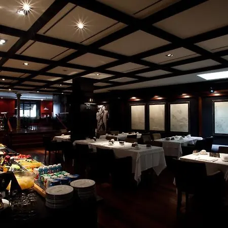 1898 Hotell 4*