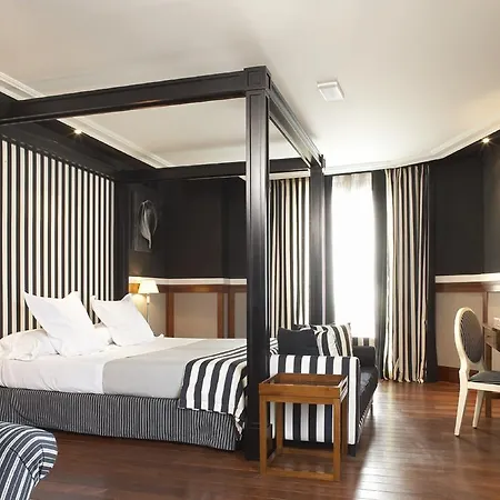 1898 Hotell 4*